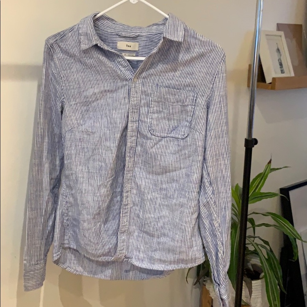 Aritzia TNA button up shirt